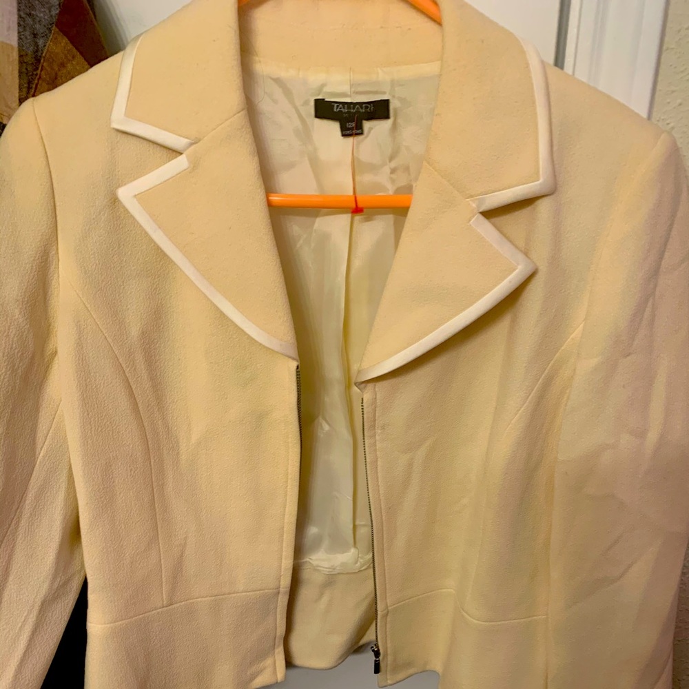 Tahari two piece suit